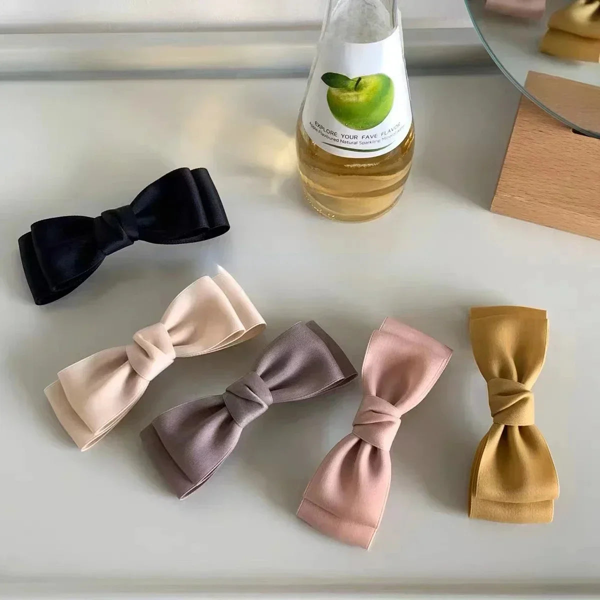 Korean Fashion Bow Spring Hair Clips Elegant Headwear Girls Black Pink Hair Pin Simple Spring Barrettes Hair Accessories